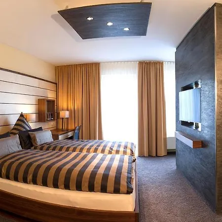 Kur- Und Wellnesshotel Foerch ホテル 4*