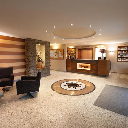 Отель Kur- Und Wellnesshotel Forch 4*