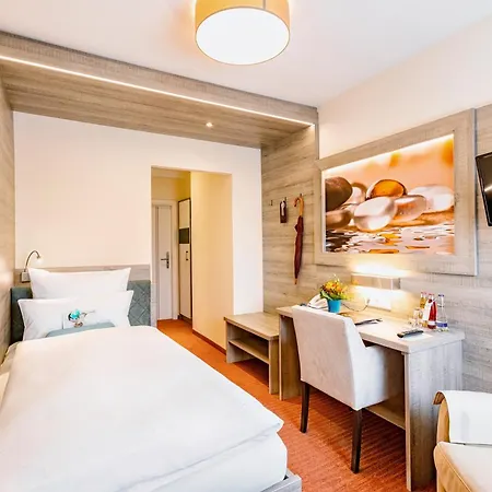 Kur- Und Wellnesshotel Foerch 4* 바트보리쇼펜